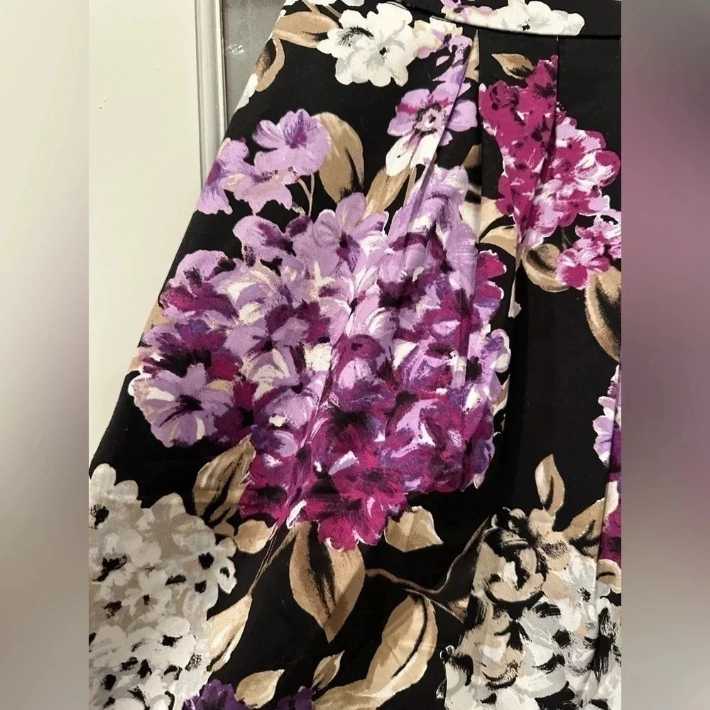 White House Black Market | Hydrangea Floral Purple & Black Full Skirt Size 0 - Picture 5 of 8
